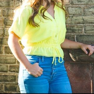 Womens yellow top, great for dressing up